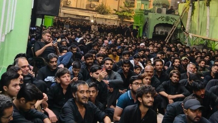 تصاویر/ برگزاری باشکوه مجالس عاشورا در امام‌بارگاه‌های کراچی و حضور گسترده عزاداران حسینی