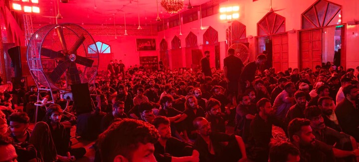 تصاویر/ برگزاری باشکوه مجالس عاشورا در امام‌بارگاه‌های کراچی و حضور گسترده عزاداران حسینی