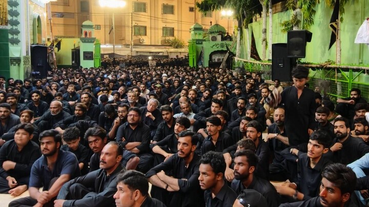 تصاویر/ برگزاری باشکوه مجالس عاشورا در امام‌بارگاه‌های کراچی و حضور گسترده عزاداران حسینی