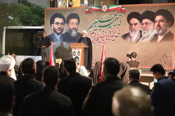 تصاویر / اجتماعات مردمی «شب‌های اقتدار حسینی» در معراج الشهدای میدان سعدی