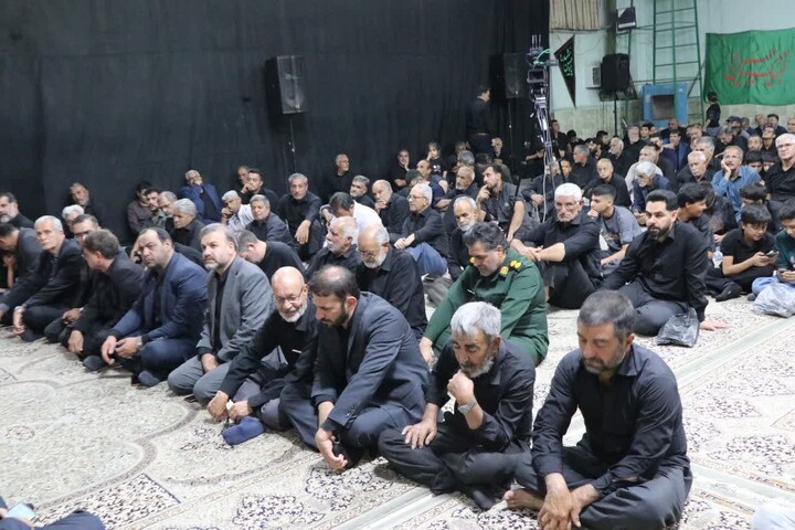 تصاویر/ مراسم یادواره شهدای انقلاب محله اسدآباد رفسنجان با حضور امام جمعه کرمان