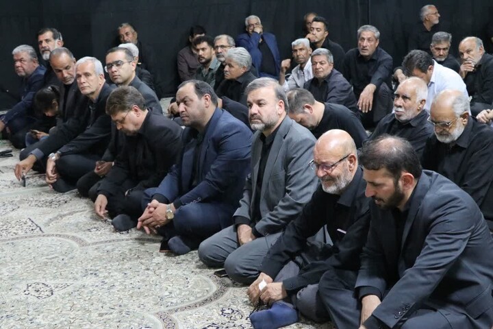 تصاویر/ مراسم یادواره شهدای انقلاب محله اسدآباد رفسنجان با حضور امام جمعه کرمان