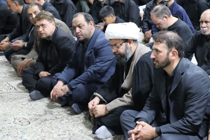 تصاویر/ مراسم یادواره شهدای انقلاب محله اسدآباد رفسنجان با حضور امام جمعه کرمان