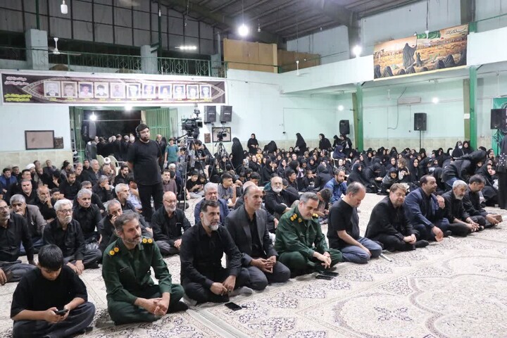 تصاویر/ مراسم یادواره شهدای انقلاب محله اسدآباد رفسنجان با حضور امام جمعه کرمان