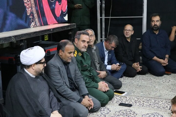 تصاویر/ مراسم یادواره شهدای انقلاب محله اسدآباد رفسنجان با حضور امام جمعه کرمان