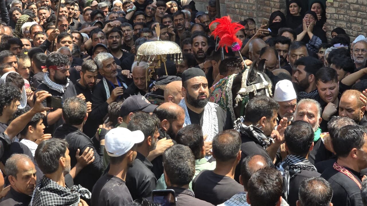 وادیٔ کشمیر میں یومِ عاشوراء کا جلوس: میرگنڈ بڈگام اور گلشن باغ سرینگر کے جلوسوں میں دسیوں ہزار عزادار شریک