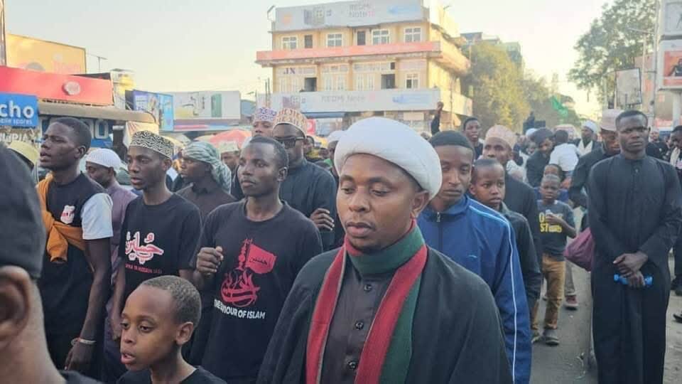 Matembezi ya Amani ya Ashura Yafanyika Arusha; Ujumbe wa Haki na Mshikamano Watolewa + Picha