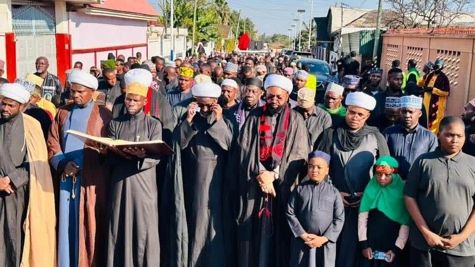 Matembezi ya Amani ya Ashura Yafanyika Arusha; Ujumbe wa Haki na Mshikamano Watolewa + Picha