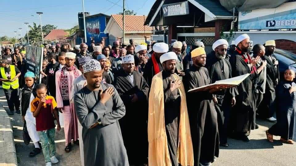 Matembezi ya Amani ya Ashura Yafanyika Arusha; Ujumbe wa Haki na Mshikamano Watolewa + Picha
