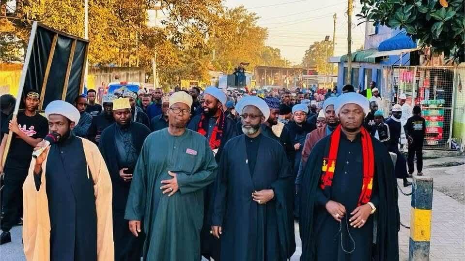 Matembezi ya Amani ya Ashura Yafanyika Arusha; Ujumbe wa Haki na Mshikamano Watolewa + Picha