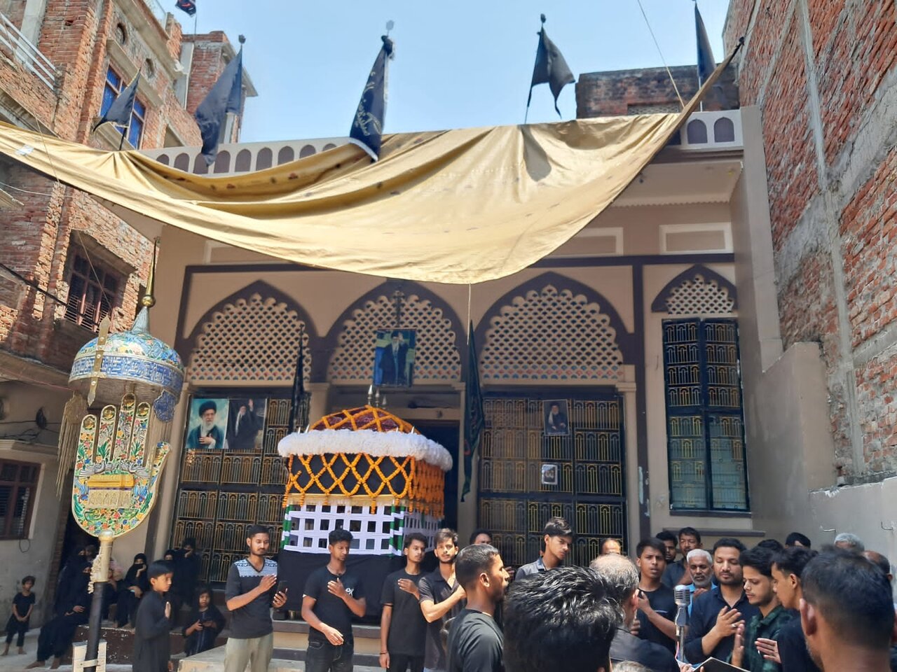 इमाम हुसैन (अ) किसी एक देश या समुदाय की मिलकियत नहीं, बल्कि मोहसिन ए इंसानियत हैं: मौलाना इब्ने हसन अमलोवी