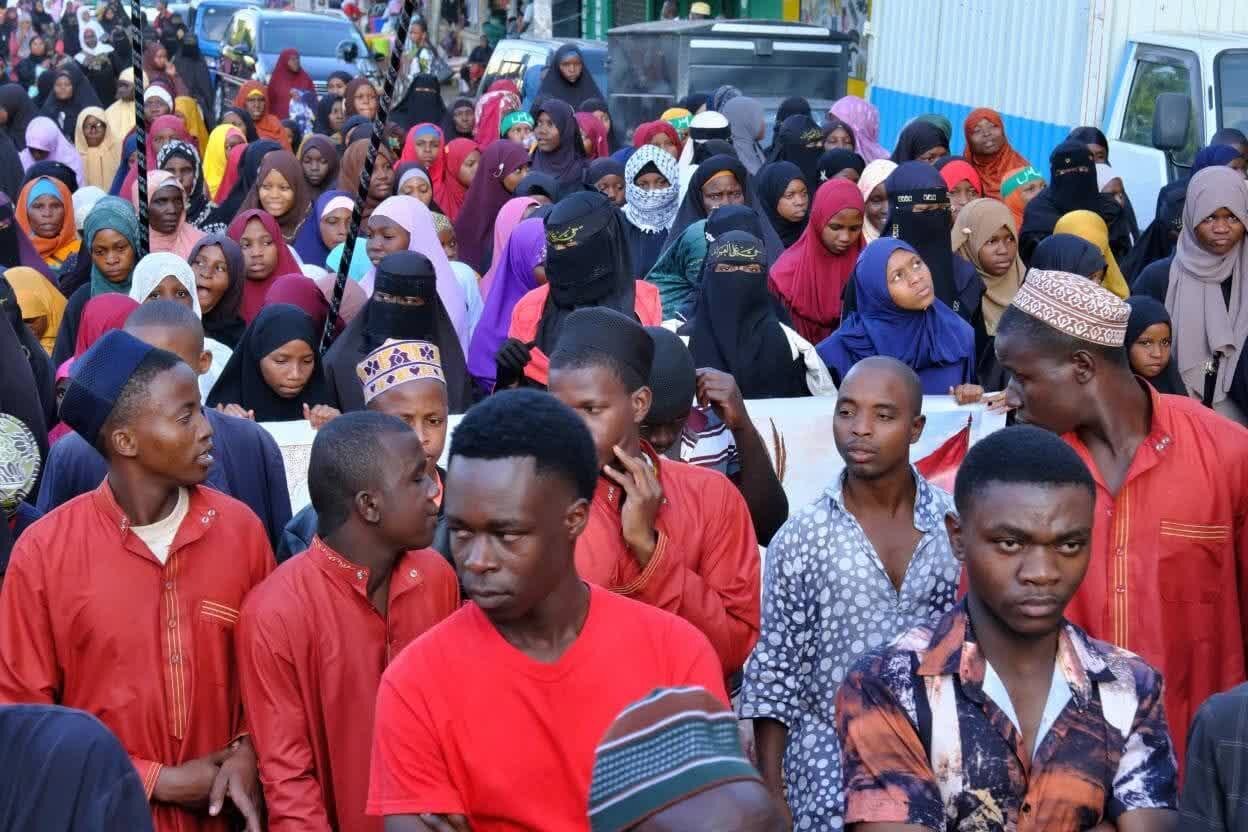 Matembezi Mukubwa ya Ashura Yafanyika Jijini Moshi; Mapenzi ya Imam Hussein Yadhihirika kwa Waumini + Picha