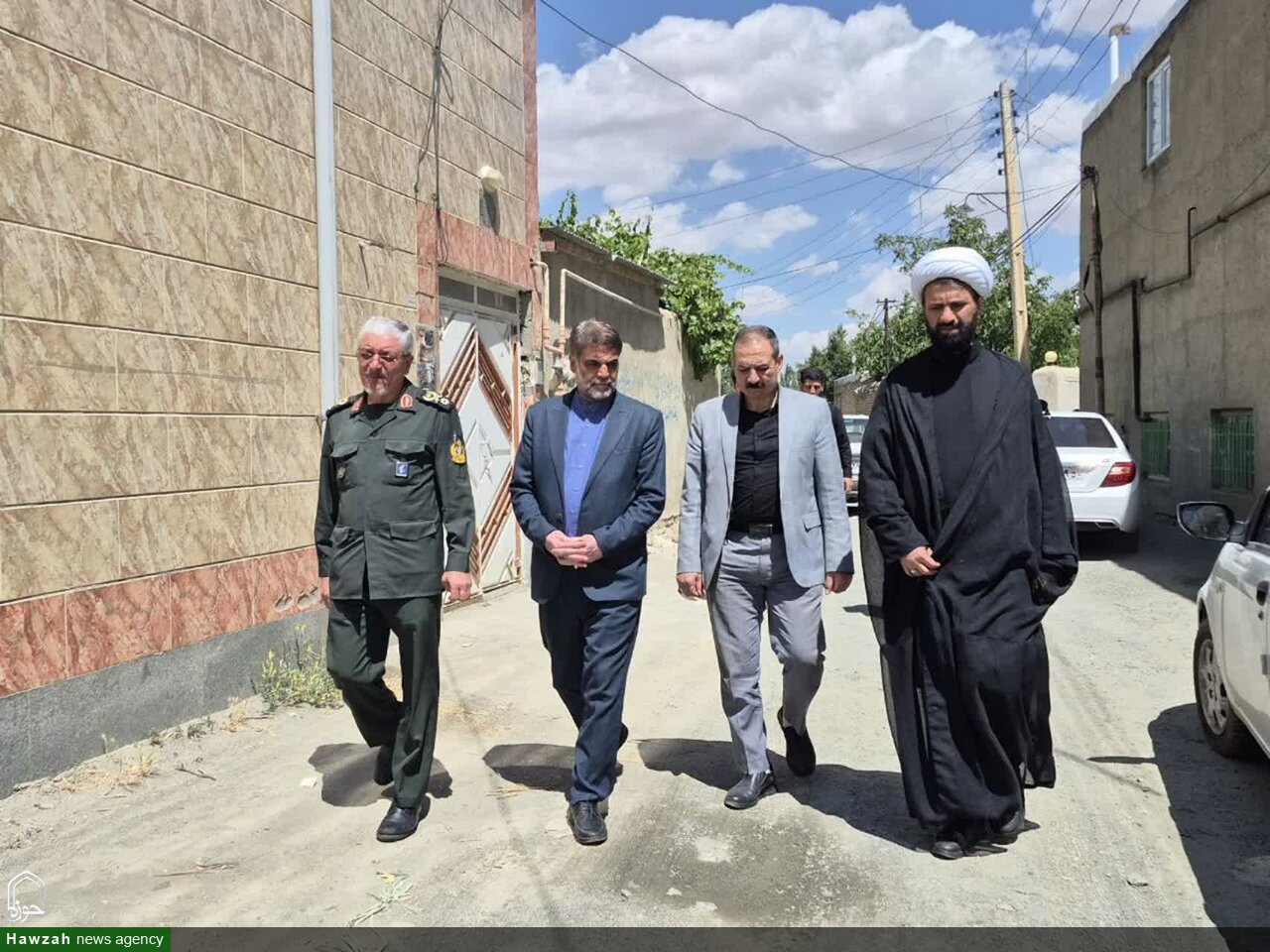 تصاویر/ دیدار جمعی از مسئولان شهرستان بهار با خانواده شهید صفادوست و آزاده کریم روحی