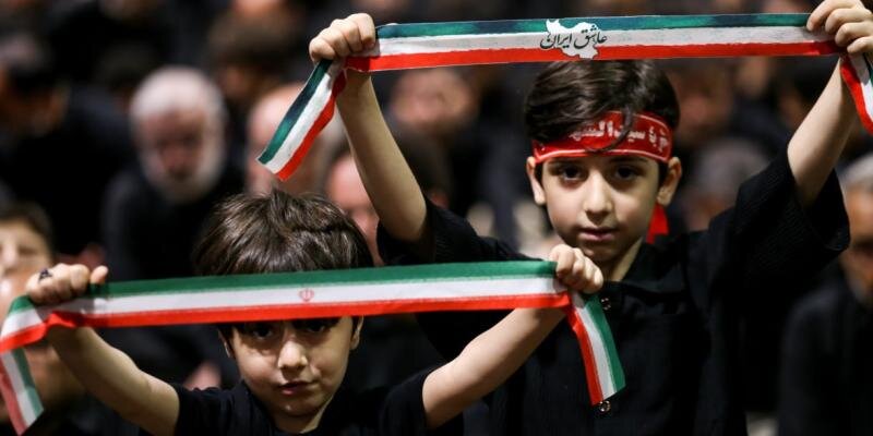 Final night of mourning ceremonies beside the site of the martyrdom of Martyr Ayatollah Khamenei