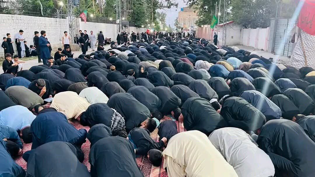 آئی ایس او ضلع کرم پارا چنار کے تحت عاشوراء کا جلوس: شہید رہبر کو خراجِ تحسین اور رہبر معظم سے تجدیدِ عہد