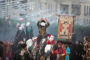 تصاویر/ کربلائے معلیٰ میں 11 محرم الحرام کو اہلِ حرمؑ کی اسیری کے المناک واقعے کی منظرکشی