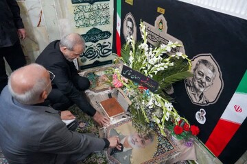 رئیس جمهور دقایقی پیش وارد شهر مقدس قم شد