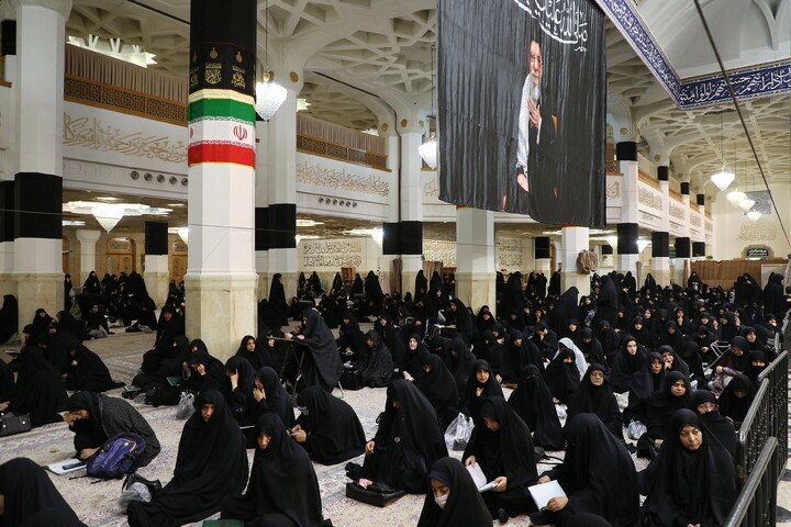 تصاویر/ مراسم بزرگداشت شهید آیت‌الله بهشتی و ۷۲ تن از یاران شهیدش در حرم مطهر حضرت معصومه( س)