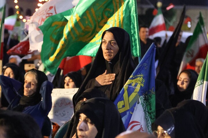 تصاویر / اجتماع بزرگ مردمی و بزرگداشت شهدای هفتم تیر