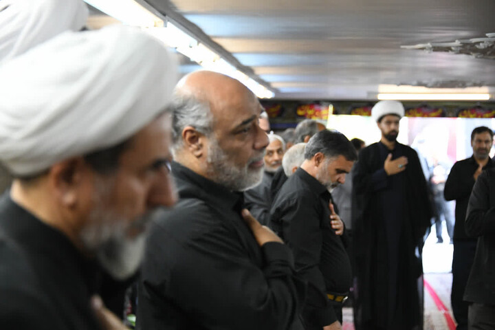 تصاویر |مراسم عزای حسینی دفتر امام جمعه اصفهان(روز اول)