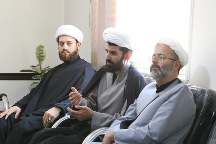 تصاویر/ جلسه بررسی امکان اعزام طلاب، اساتید و مبلغین حوزه علمیه استان همدان جهت تشییع قائد شهید