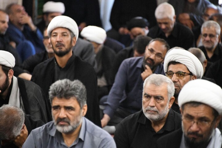 تصاویر |مراسم عزای حسینی دفتر امام جمعه اصفهان(روز اول)