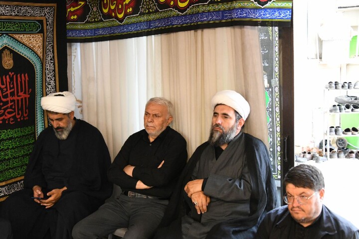 تصاویر |مراسم عزای حسینی دفتر امام جمعه اصفهان(روز اول)