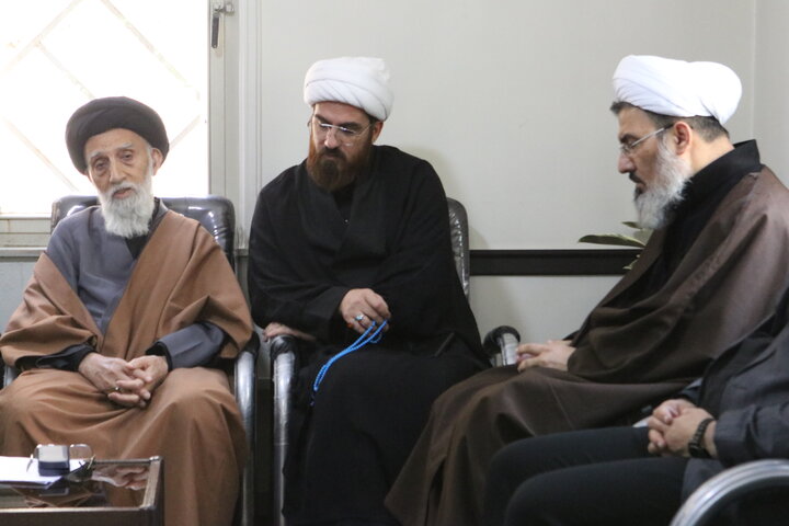 تصاویر/ برگزاری جلسه گزارش روند کمک رسانی به آسیب دیدگان جنگ اخیر