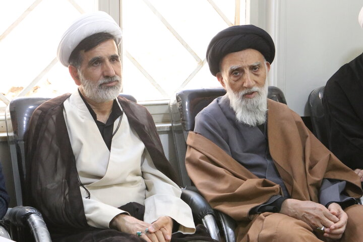 تصاویر/ برگزاری جلسه گزارش روند کمک رسانی به آسیب دیدگان جنگ اخیر