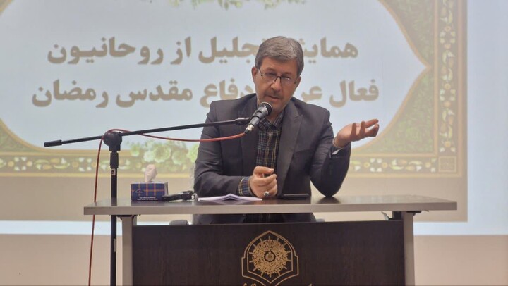 تصاویر |همایش تجلیل از روحانیون فعال اصفهان در دفاع مقدس رمضان