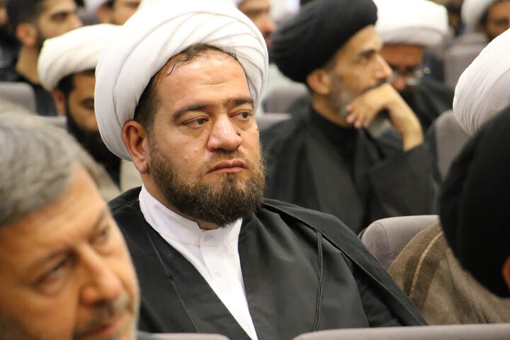 تصاویر |همایش تجلیل از روحانیون فعال اصفهان در دفاع مقدس رمضان