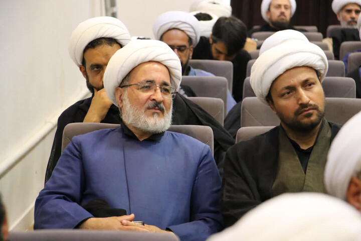 تصاویر |همایش تجلیل از روحانیون فعال اصفهان در دفاع مقدس رمضان