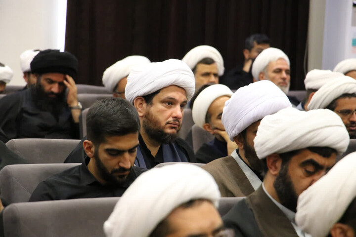 تصاویر |همایش تجلیل از روحانیون فعال اصفهان در دفاع مقدس رمضان