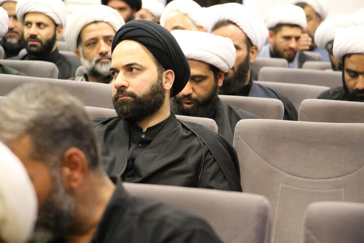 تصاویر |همایش تجلیل از روحانیون فعال اصفهان در دفاع مقدس رمضان