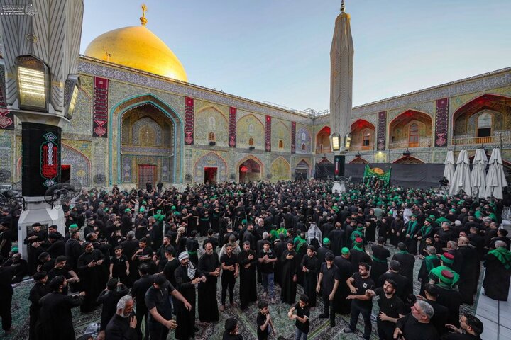 تصاویر/ خدام حرم امام حسینؑ اور حرم حضرت عباسؑ کی حرم امیرالمؤمنینؑ میں حاضری، مولائے کائنات (ع) کو پرسہ پیش