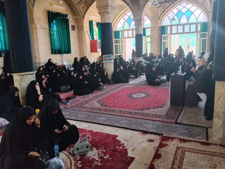تصاویر/ نشست علمی پژوهشی با موضوع سیره حضرت زینب(س) توسط مدرسه علمیه الزهرا(س) ماهان
