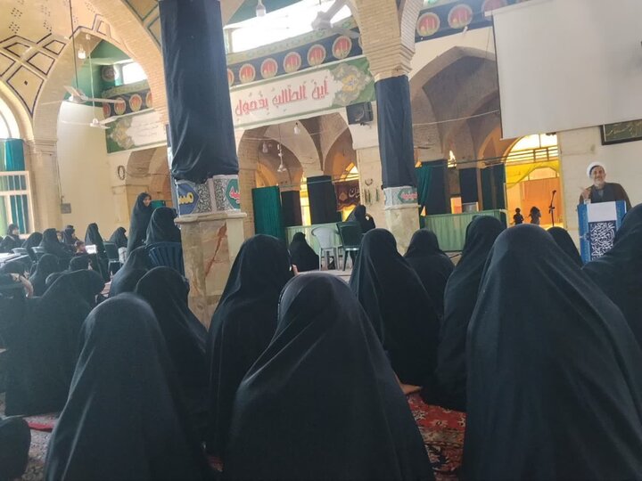 تصاویر/ نشست علمی پژوهشی با موضوع سیره حضرت زینب(س) توسط مدرسه علمیه الزهرا(س) ماهان