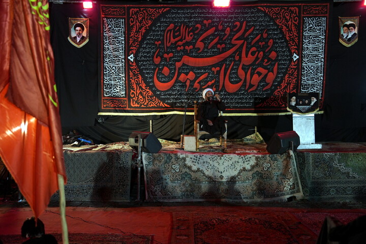 تصاویر/برگزاری مراسم سوگواری اباعبدالله الحسین توسط کارمندان مرکز مدیریت حوزه های علمیه با حضور و سخنرانی نماینده مجلس