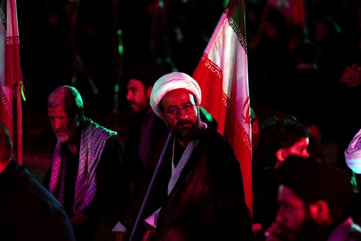 تصاویر/برگزاری مراسم سوگواری اباعبدالله الحسین توسط کارمندان مرکز مدیریت حوزه های علمیه با حضور و سخنرانی نماینده مجلس