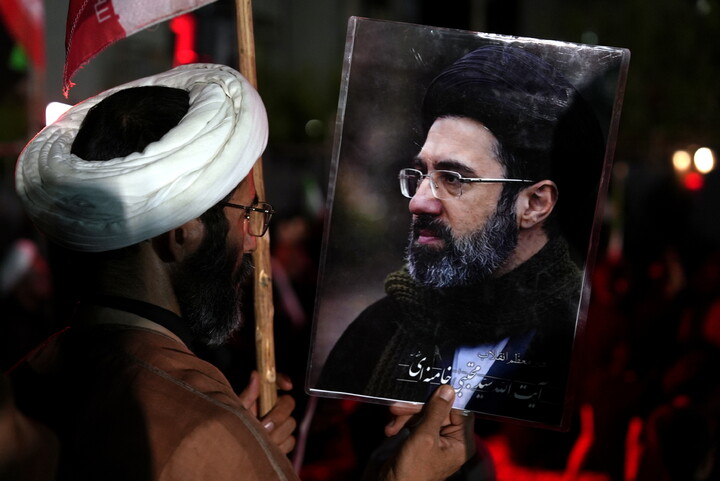 تصاویر/برگزاری مراسم سوگواری اباعبدالله الحسین توسط کارمندان مرکز مدیریت حوزه های علمیه با حضور و سخنرانی نماینده مجلس