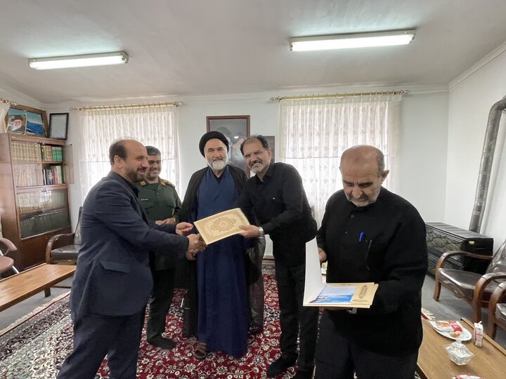 تصاویر / حضور امام جمعه نوشهر در جلسه تصمیم‌گیری جهت جانمایی محل به خاک‌سپاری شهید گمنام