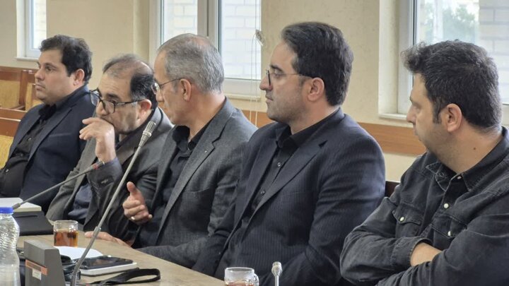 تصاویر/ جلسه برنامه ریزی اعزام کاروان به مراسم وداع با پیکر رهبر شهید در نمین