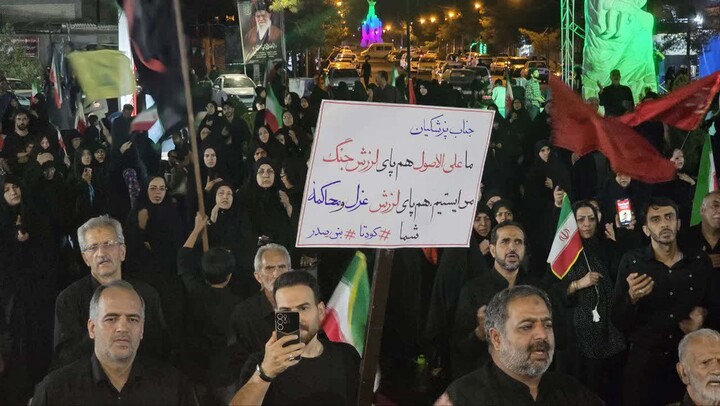 تصاویر| مراسم اجتماعات شبانه میدان مادر در بیرجند
