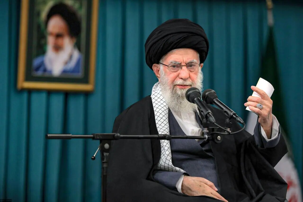 علم نافع در اندیشه رهبر شهیدانقلاب اسلامی؛ از رتبه جهانی تا گره‌گشایی ملی