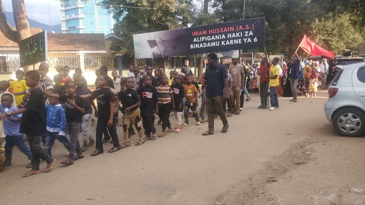 Mashia wa Morogoro Wamuitikia Imam Hussein (as); Wafanya Majlisi na Matembezi Makubwa + Picha