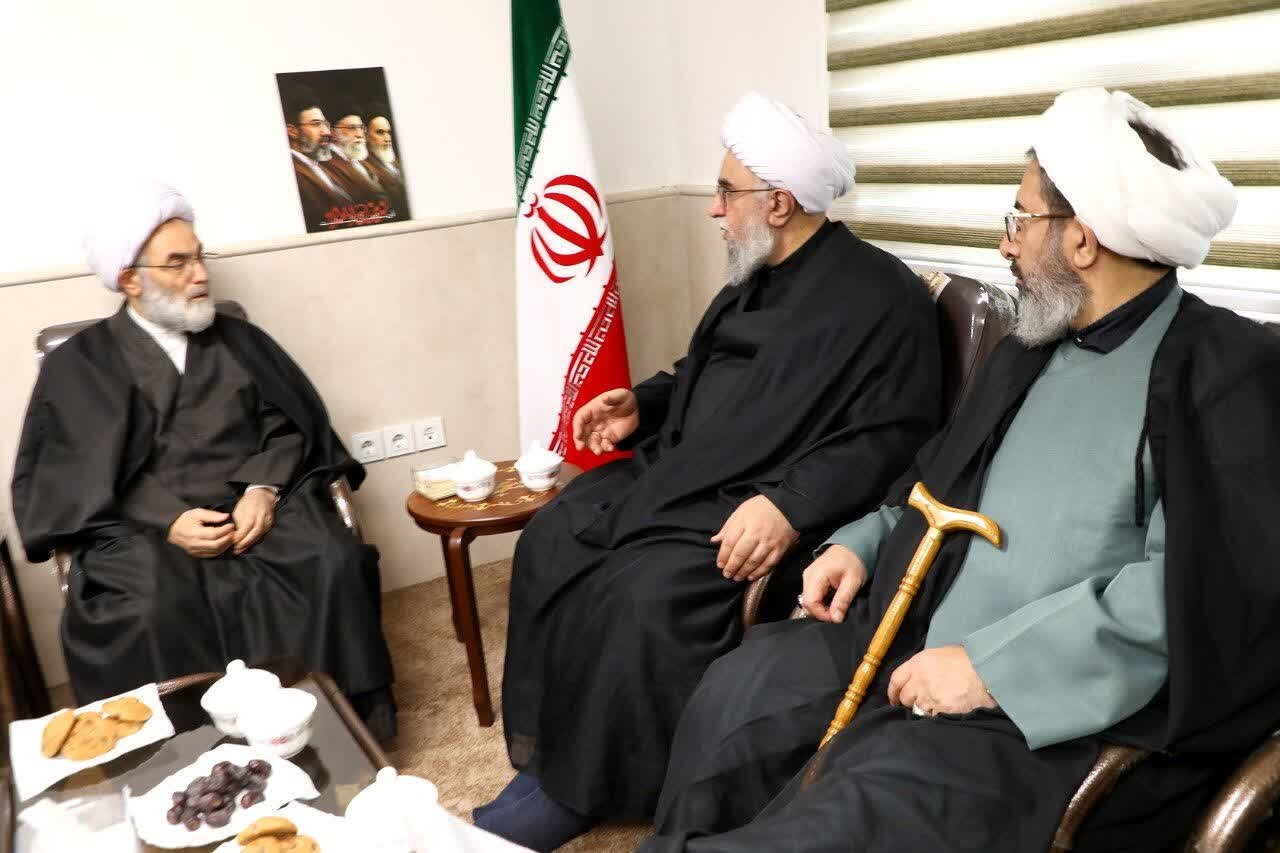 بررسی مسائل فرهنگی و اقتصادی گیلان در نشست نمایندگان خبرگان رهبری با نماینده ولی‌فقیه در استان گیلان