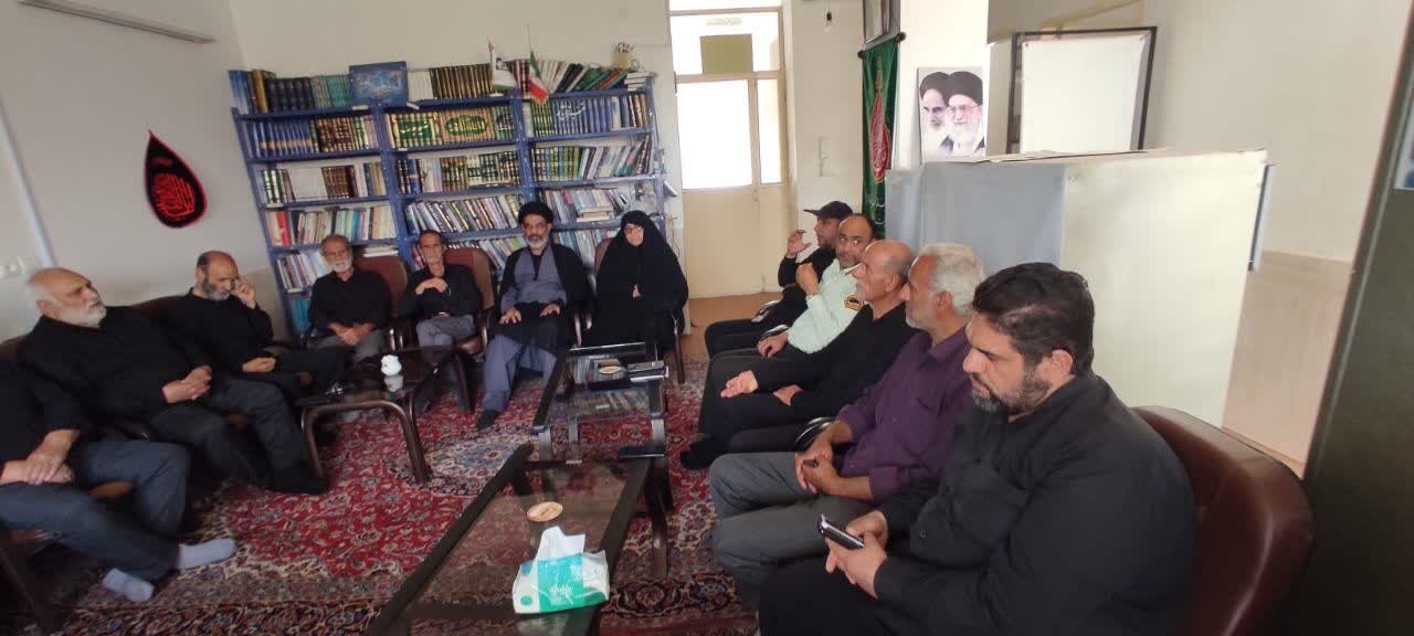 برگزاری جلسه هماهنگی هیئات مذهبی نطنز در خدمت‌رسانی به زائران مراسم تشییع امام شهید