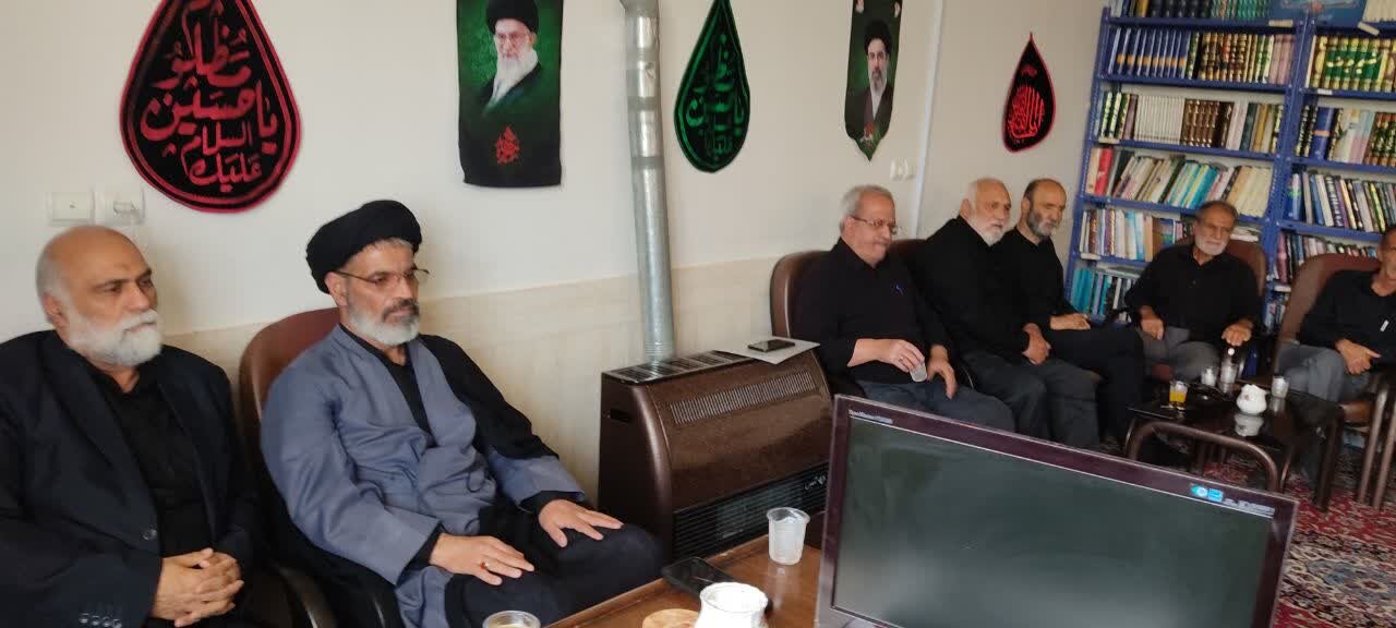 برگزاری جلسه هماهنگی هیئات مذهبیدنطنز درخدمترسانی به زائران مراسم تشییعامام شهید