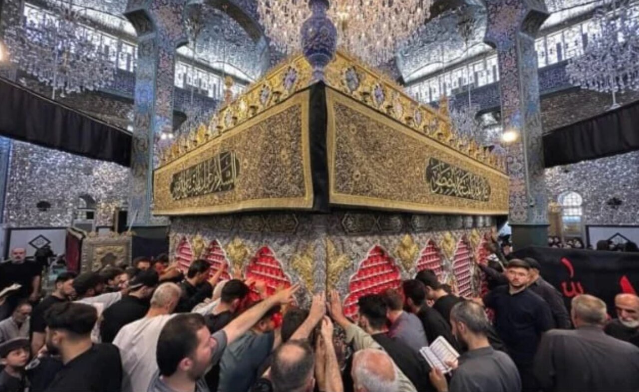 Shrine of Lady Zainab in Damascus marks Ashura with large gathering despite security challenges