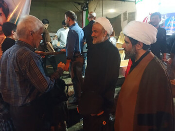 تصاویر/ بازدید امام جمعه برازجان از موکب های فعال در اجتماع شبانه برازجان